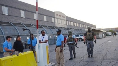 ABD'de a&ccedil;lık grevi protestolarına sahne olan g&ouml;zaltı tesisinde bir g&ouml;&ccedil;men &ouml;ld&uuml;