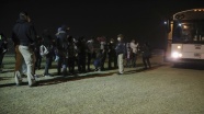 ABD&#039;de Arizona Valisi mülteci akınını durdurmak için Meksika sınırına Ulusal Muhafızları gönderiyor