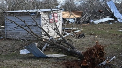 ABD'de etkisini s&uuml;rd&uuml;ren fırtına ve kasırgalarda &ouml;l&uuml; sayısı 8'e y&uuml;kseldi