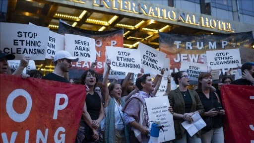 ABD'de göstericiler, Trump'ın New York'taki otelinin önünde Gazze'deki açlığı pr