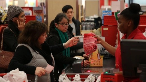 ABD'de tüketiciler 5 günde 44 milyar dolardan fazla harcadı