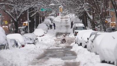 ABD'deki kar fırtınası hayatı durma noktasına getirdi