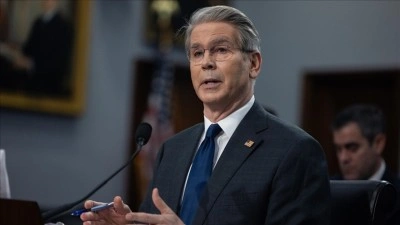 ABD Hazine Bakanı Bessent: Y&uuml;zde 15'lik k&uuml;resel g&uuml;mr&uuml;k tarifesi bu hafta uygulanmaya başlanacak