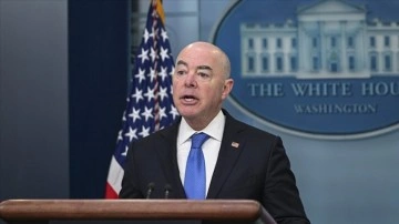 ABD İç Güvenlik Bakanı Mayorkas aleyhindeki azil maddeleri Temsilciler Meclisi'nde kabul edildi