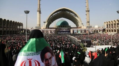 ABD-İsrail saldırısında hayata veda eden İran&rsquo;ın eski lideri Hamaney i&ccedil;in Tahran'da veda t&ouml;reni