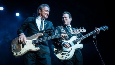 ABD'li m&uuml;zisyen Chris Isaak, T&uuml;rkiye turnesini tamamladı