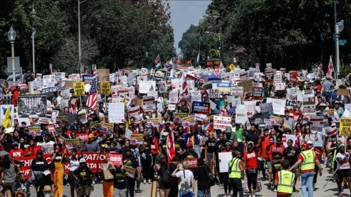 ABD'nin başkenti Washington'da, Trump'ın kente Ulusal Muhafız konuşlandırması protest