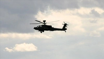 ABD ordusuna ait Apache tipi helikopter H&uuml;rm&uuml;z Boğazı yakınlarında d&uuml;şt&uuml;