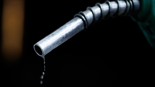 ABD, petrol fiyatı tahminini bu yıl için yükseltti, 2026 öngörüsünü korudu