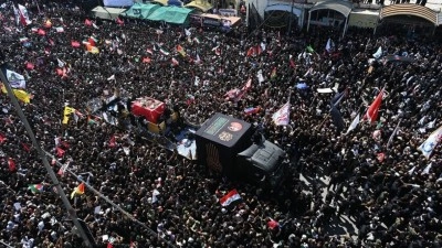 ABD saldırısında can veren eski İran lideri Hamaney i&ccedil;in Irak'ta cenaze t&ouml;reni d&uuml;zenlendi