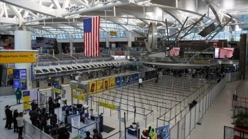 ABD'de hafta sonu yaklaşık 1500 uçak seferi iptal edildi