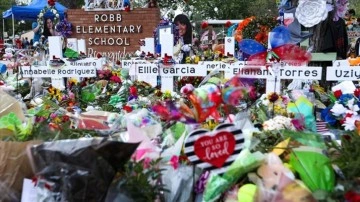 ABD'de okul saldırısında 21 kişinin öldüğü Uvalde kasabasında öğrenciler ders başı yaptı