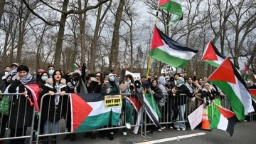 ABD'deki bir sinagogda yapılan Filistinlilere ait gayrimenkul satış toplantısı protesto edildi