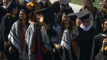 ABD'deki Princeton Üniversitesi mezuniyet töreninde öğrencilerden Filistin'e destek göster