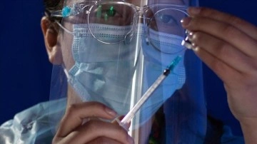 AB&rsquo;den yeni Kovid-19 aşı alımı anlaşması