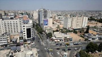 Abluka nedeniyle kısıtlı inşaat malzemesinin girebildiği Gazze'de 120 bin konut açığı var