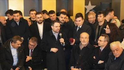 Adalet Bakanı G&uuml;rlek, gen&ccedil;lerle bir araya geldi