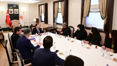 Adalet Bakanı G&uuml;rlek, Rojin Kabaiş'in ailesini kabul etti