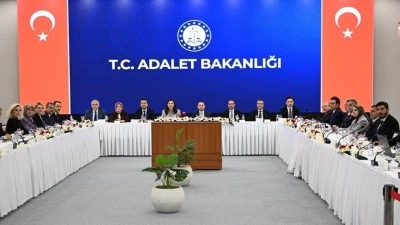 Adalet Bakanı G&uuml;rlek: (Su&ccedil;a s&uuml;r&uuml;klenen &ccedil;ocuklar) Caydırıcı tedbirler konusunda yasal d&uuml;zenlemeler ya