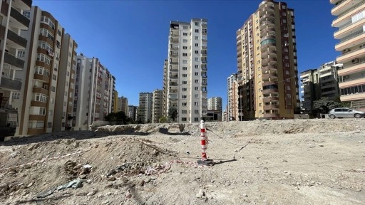 Adana'da Ekim Apartmanı'nın depremde yıkılmasına ilişkin 3 sanığa hapis