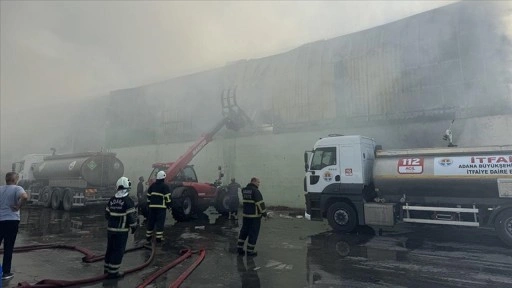 Adana'da geri dönüşüm tesisinde çıkan yangın kontrol altına alındı