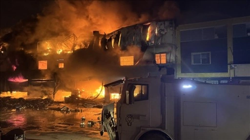 Adana'da hırdavat dükkanında çıkan yangın kontrol altına alındı