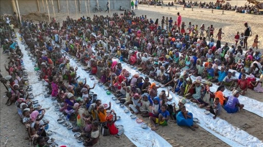 Adana merkezli yardım derneği, Madagaskar'da her gün 20 bin kişiye yemek dağıtıyor
