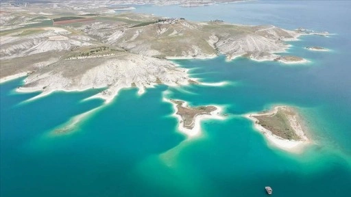 Adıyaman'ın adacıkları "Maldivler"i andırıyor