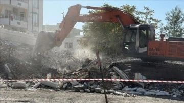 Adıyaman'da ağır hasarlı binaların yüzde 55'inin yıkımı tamamlandı