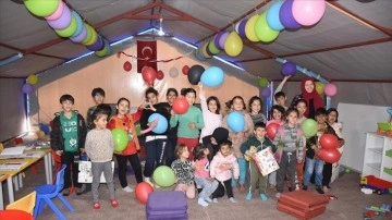 Adıyaman'daki çadır kentte oluşturulan kreş, depremzede çocuklara moral oluyor