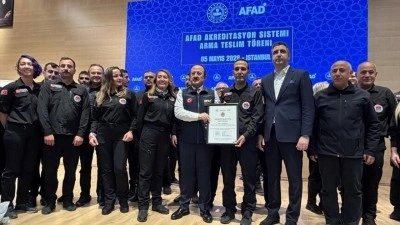 "AFAD Akreditasyon Sistemi"ne dahil olan 51 g&ouml;n&uuml;ll&uuml; ekip, armalarını aldı