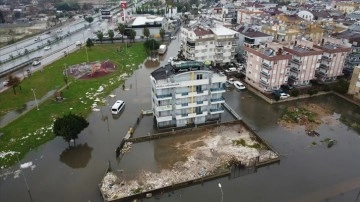 AFAD, Antalya'daki sel afetinin yaralarını sarmak için "Acil Destek Ödemesi" gönderdi