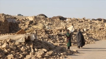 AFAD, depremin vurduğu Herat'a çadır, battaniye ve gıda yardımında bulundu