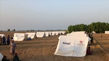 AFAD, Pakistan'a 7 bin 500 tonun üzerinde insani yardım malzemesi gönderdi