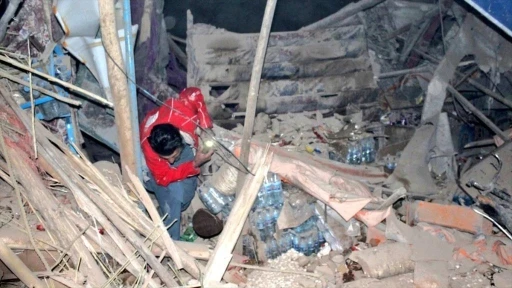 Afganistan'daki 6,3 büyüklüğündeki depremde ölenlerin sayısı 27'ye çıktı