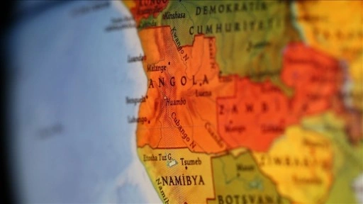Afrika'nın petrol zengini ülkesi Angola'da akaryakıt fiyatlarındaki artış krize yol açtı