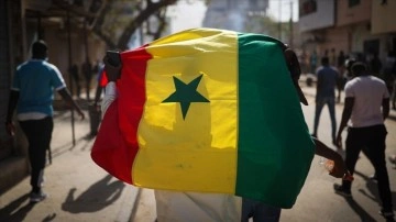 Afrika'nın güvenli ülkelerinden Senegal siyasi krizin eşiğinde