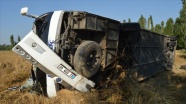 Afyonkarahisar'da yolcu otobüsü devrildi: 7 yaralı
