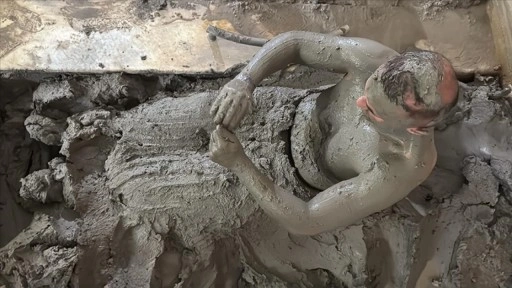 Afyonkarahisar'daki Hüdai Kaplıcaları gurbetçilerin dinlenme yeri oluyor