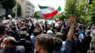Ağırlaşan ekonomik koşullar altında cumhurbaşkanını seçecek İran&#039;da muhafazakarlar öne çıkıyor