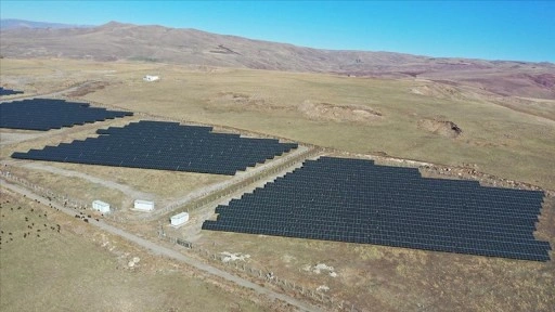 Ağrı'nın güneşi devlet desteğiyle elektrik enerjisine dönüşüyor