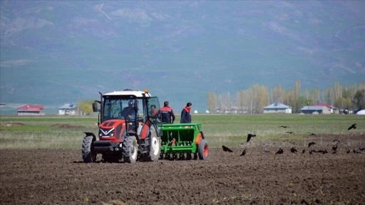 Ağrı'nın verimli ovalarında tohumdan fidana üretim seferberliği