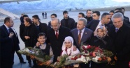 Ahıska Türkleri&#039;ni Bakan Akdoğan karşıladı