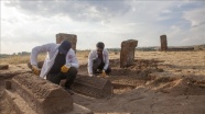 Ahlat Selçuklu Meydan Mezarlığı&#039;nda iki sanduka bulundu