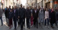 Ahmet Misbah Demircan ailesiyle İstiklal Caddesi'nde