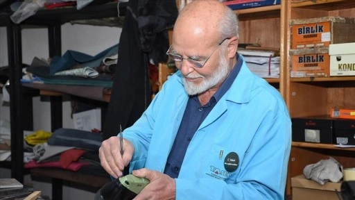 Ahmet usta, ömrünü adadığı ayakkabıcılık mesleğini yaşatmaya çalışıyor