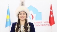 Ahmet Yesevi Üniversitesi öğrencilerinden 23 ayrı Türk dilinde yeni yıl mesajı