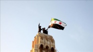 Ahrar'uş Şam 'devrim bayrağını' benimsedi