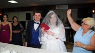 Ailesinden internet üzerinden istenen Kolombiyalı gelin evlendi