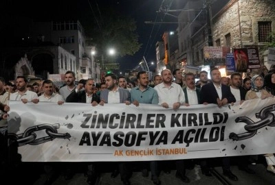 AK Parti Gen&ccedil;lik Kolları'ndan Ayasofya'nın ibadete a&ccedil;ılmasının 6. yılında 'Bir Gen&ccedil;lik Y&uuml;r&uuml;y&uuml;ş&uuml;'